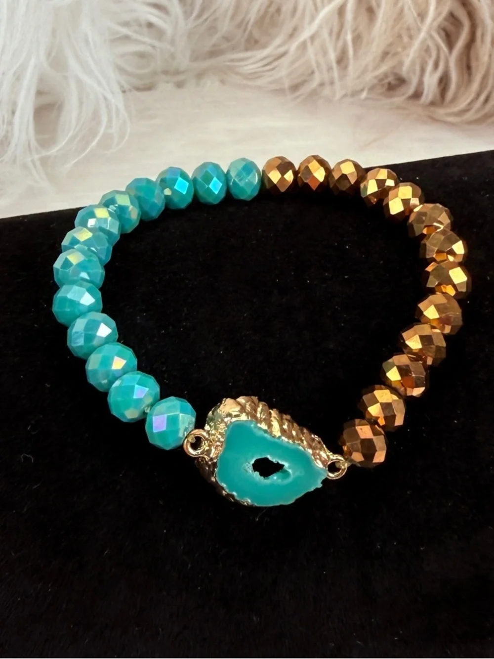 Goldtone Turquoise Blue Green Colored Brown reflective Beaded Stretch Bracelet